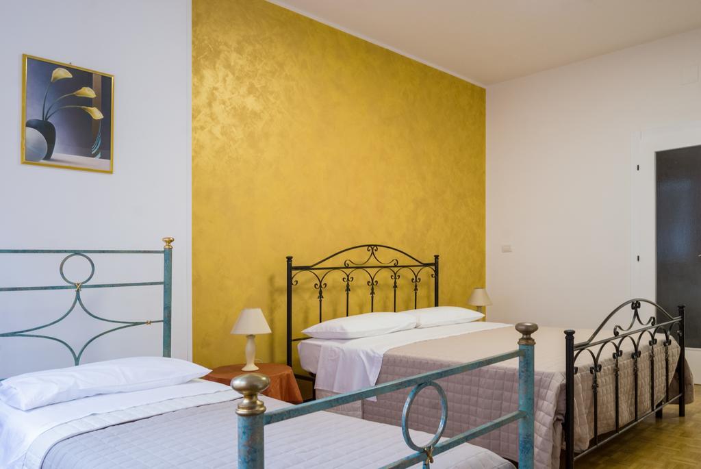 Il Tacco Dello Stivale Bed & Breakfast Lecce Bagian luar foto